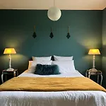 Oda ve Kahvaltı En Perche-proche Mortagne