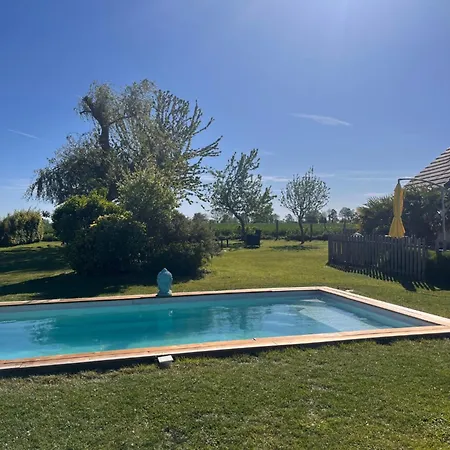 En Perche Avec Piscine-proche Mortagne Bed & Breakfast